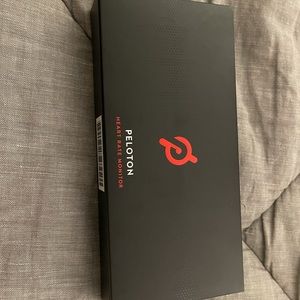 BNIB Peloton heart rate monitor